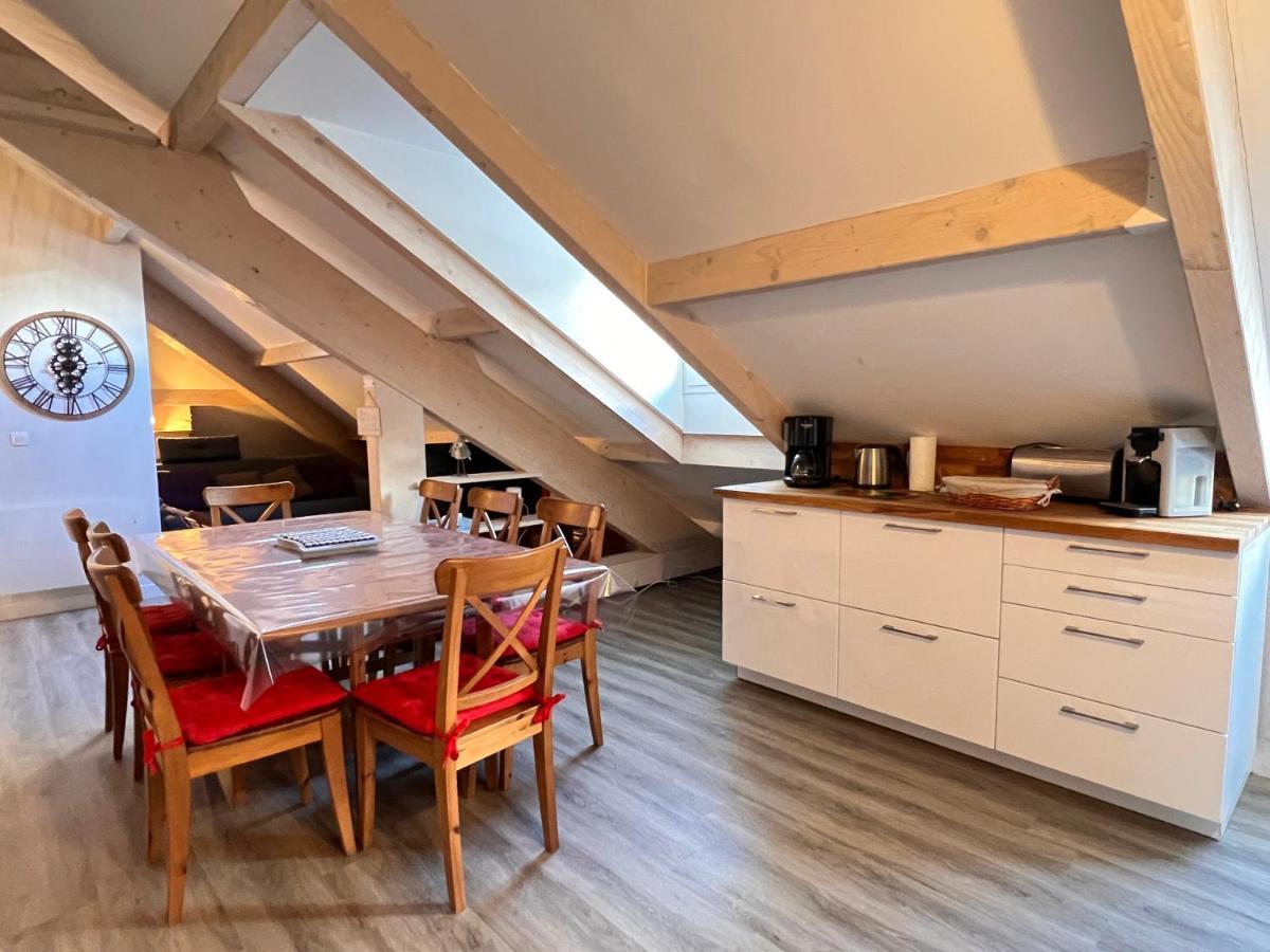 Place de la mairie T2 type loft 70m2 terrasse 35m2 Cauterets Extérieur photo