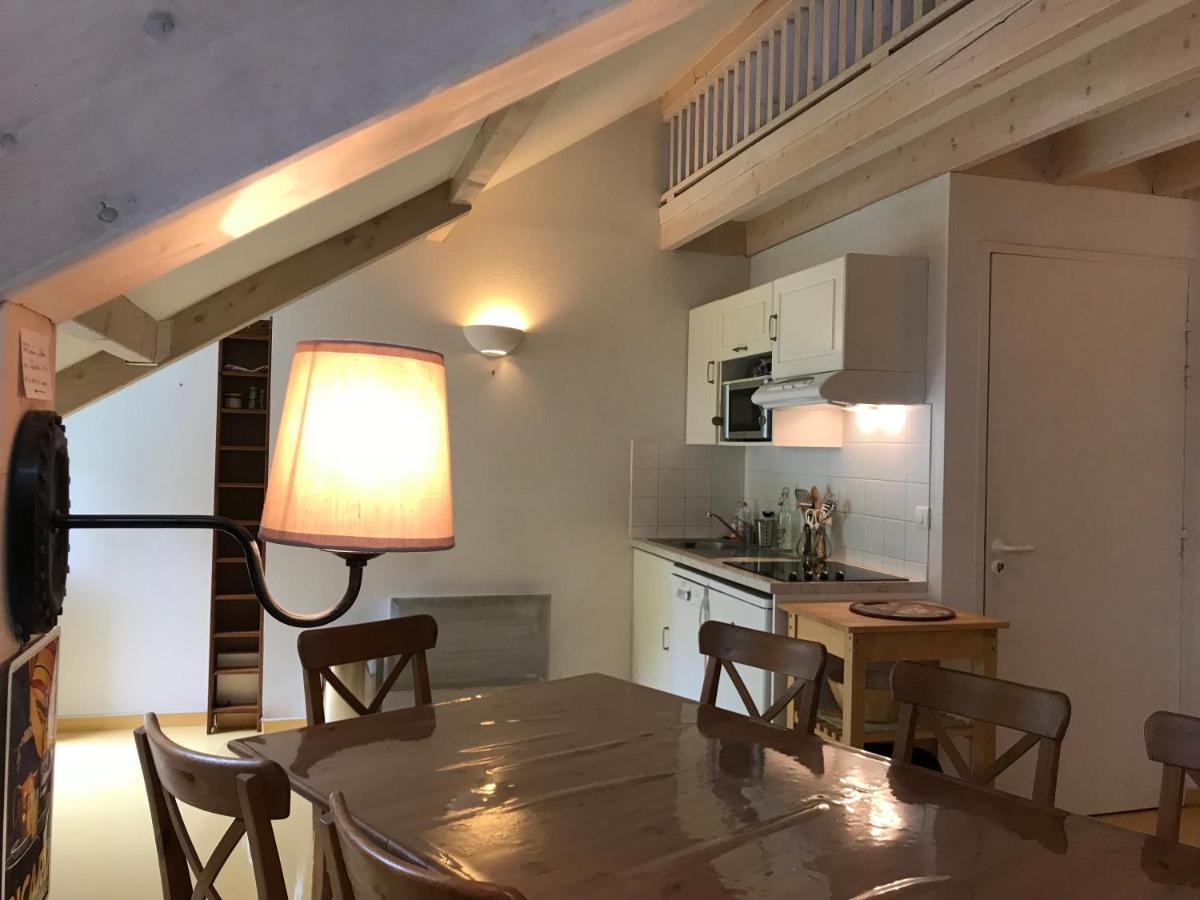 Place de la mairie T2 type loft 70m2 terrasse 35m2 Cauterets Extérieur photo
